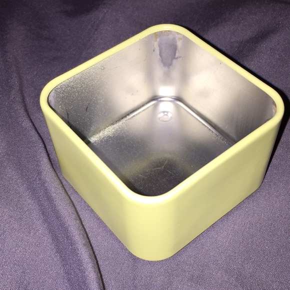 Empty Henri Bendel Travel Candle Tin Lemon Verbena - Picture 12 of 14